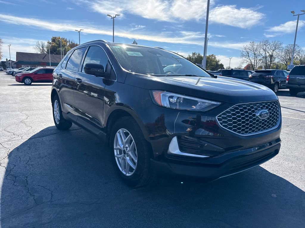 Used 2023 Ford Edge SEL image 4