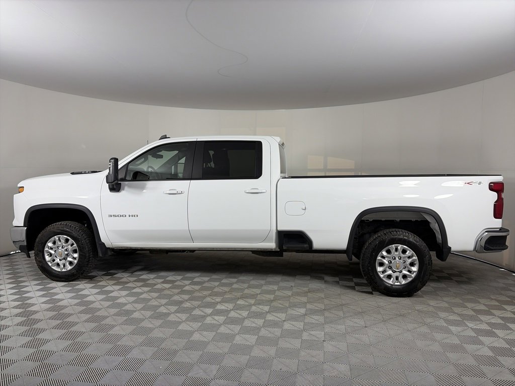 Used 2024 Chevrolet Silverado 3500 LT image 4