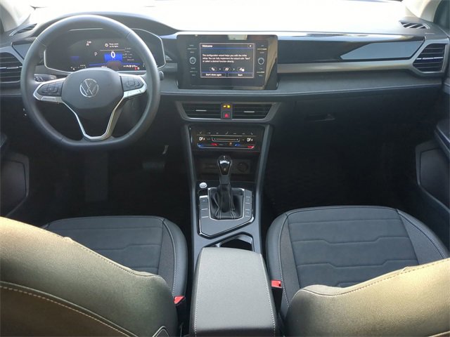 Certified 2025 Volkswagen Taos SE image 12