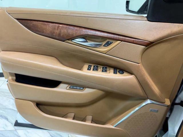 Used 2017 Cadillac Escalade Platinum image 26