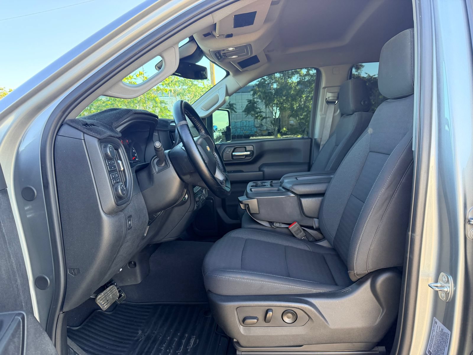 Used 2024 Chevrolet Silverado 2500 Custom w/ Custom Value Package AWD/4WD image 10