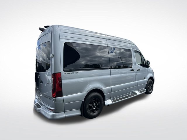 Used 2025 Mercedes-Benz Sprinter 2500 image 8
