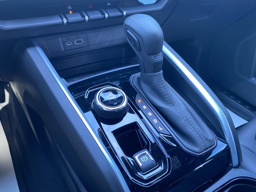 Used 2025 Chevrolet Colorado Trail Boss image 31