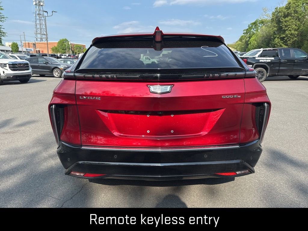 Used 2024 Cadillac Lyriq Luxury AWD/4WD image 6