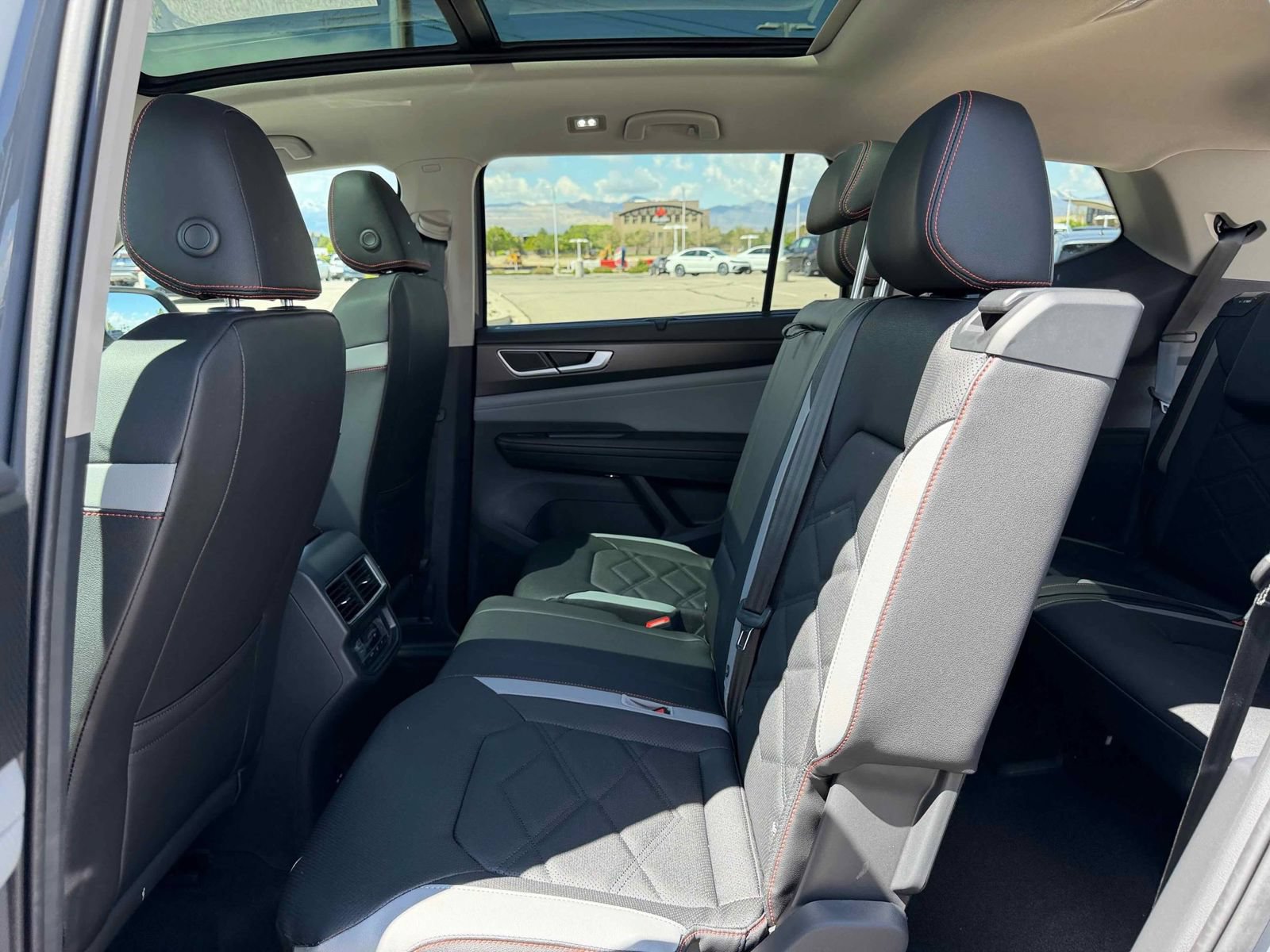 New 2026 Volkswagen Atlas Peak Edition AWD/4WD image 28