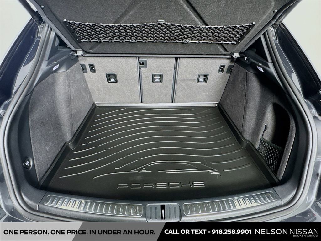 Used 2020 Porsche Macan image 28