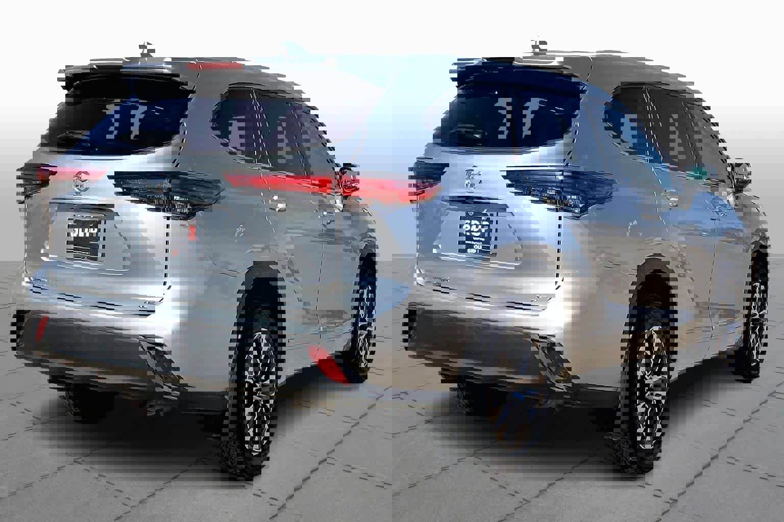 Used 2023 Toyota Highlander XLE image 13