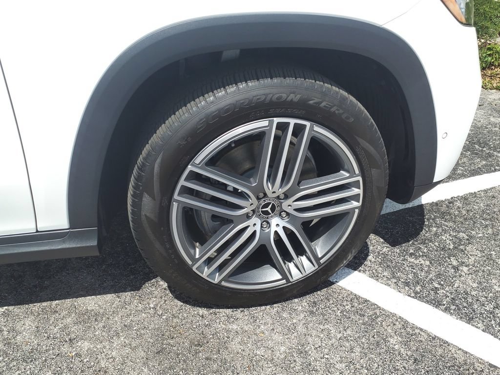 Certified 2024 Mercedes-Benz GLS 450 4MATIC image 9