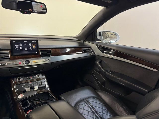 Used 2015 Audi A8 4.0T w/ Luxury Package image 29