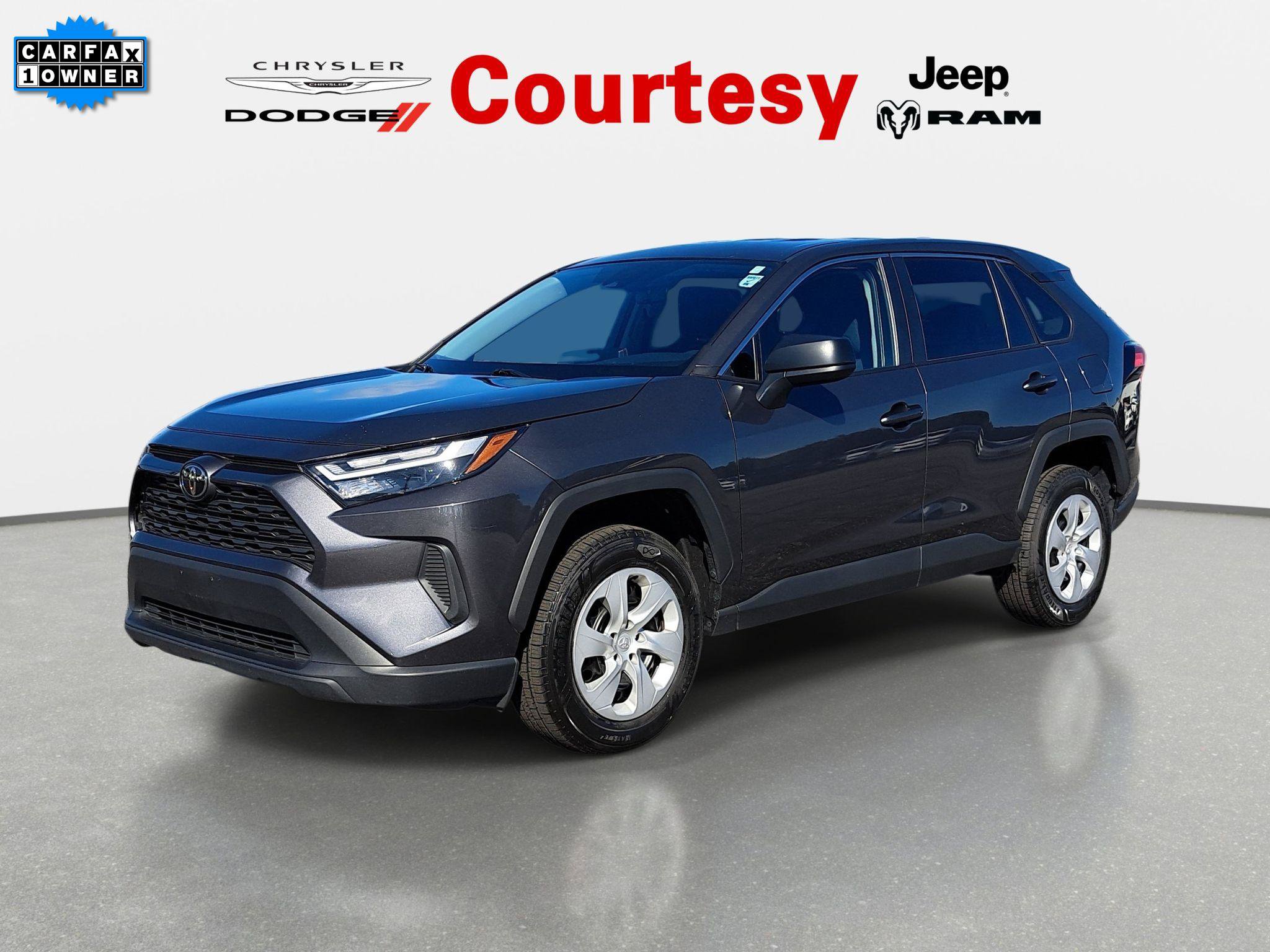 Used 2025 Toyota RAV4 LE AWD/4WD image 8