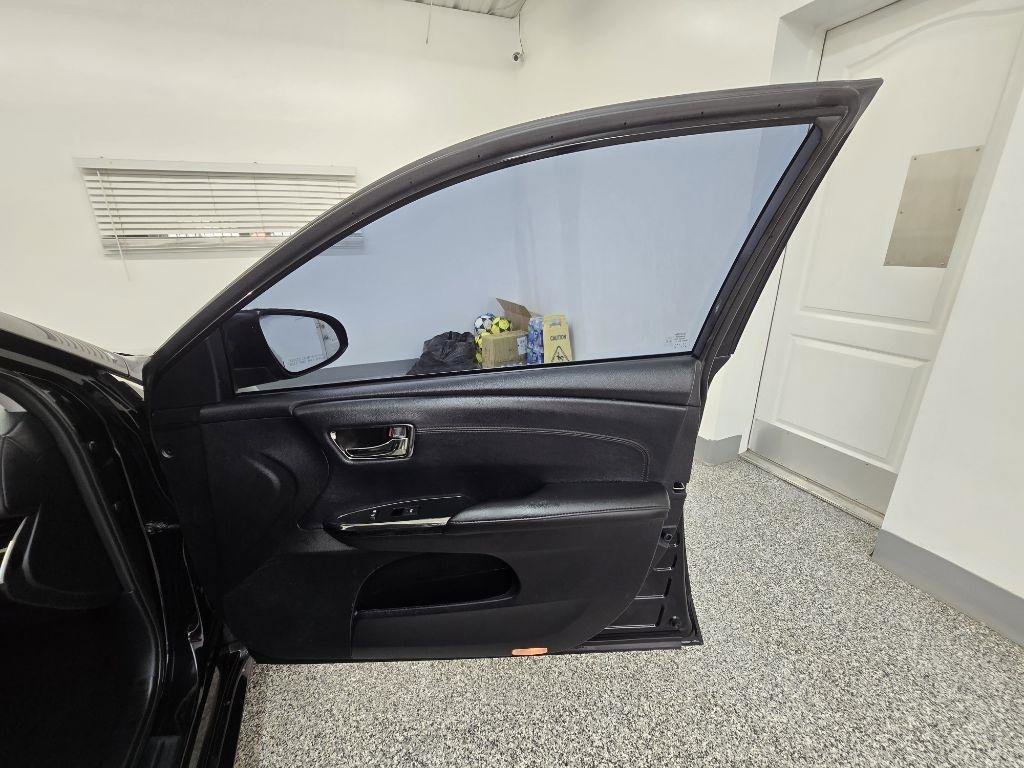 Used 2013 Toyota Avalon XLE Touring FWD image 29
