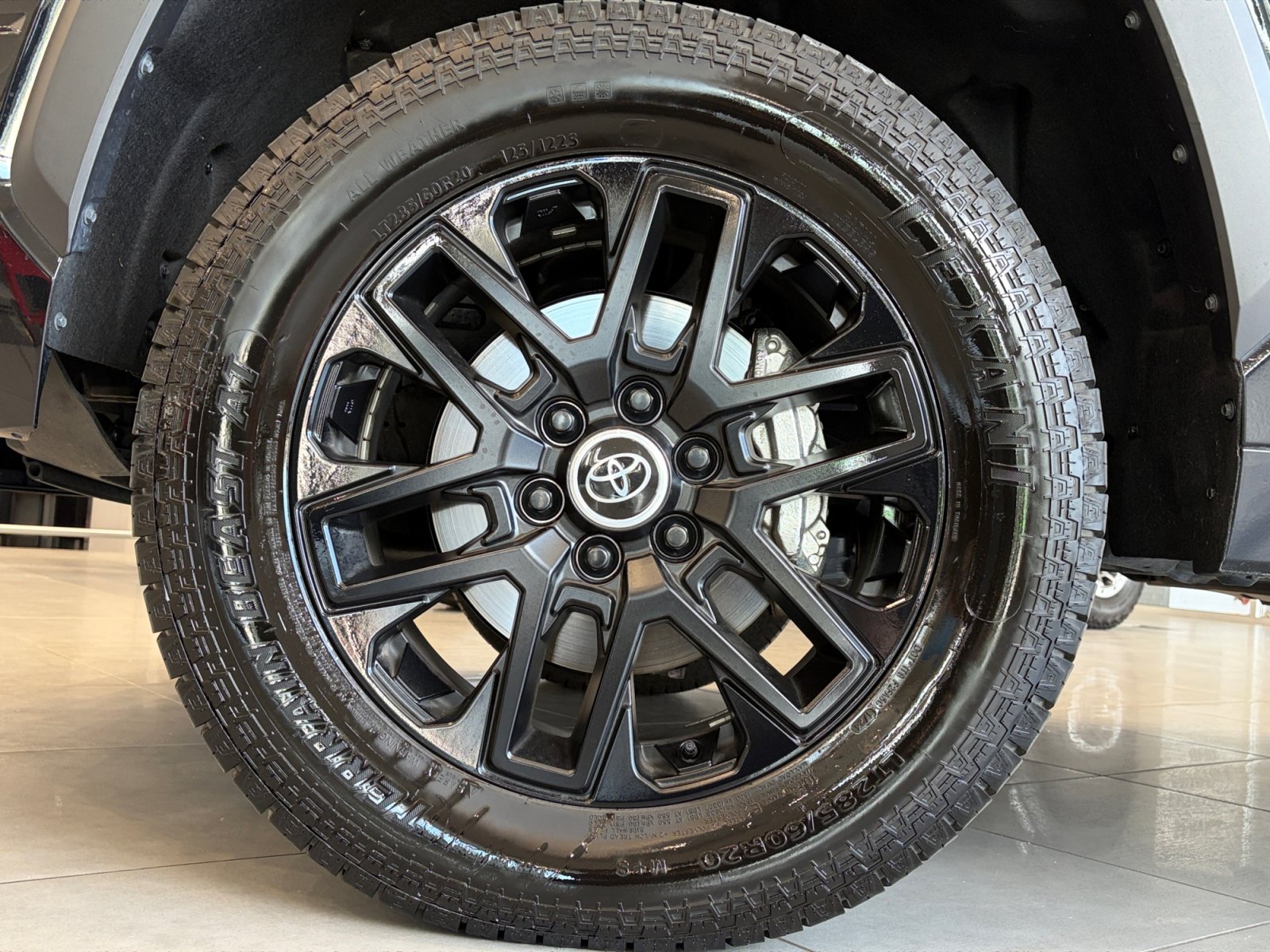 Used 2024 Toyota Tundra Limited AWD/4WD image 11