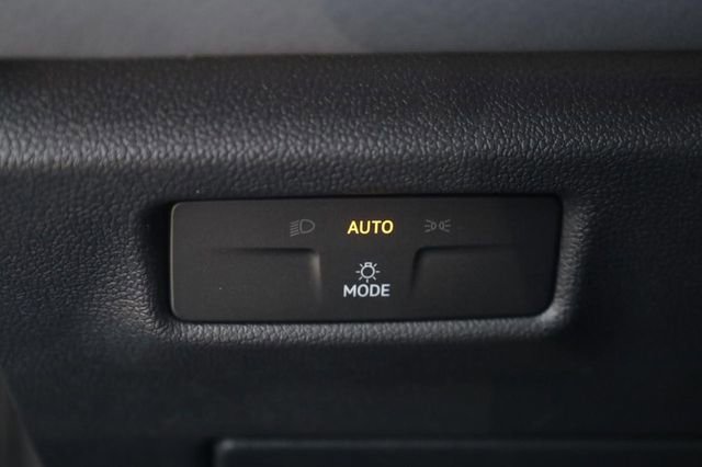 New 2026 Volkswagen Tiguan SE image 12