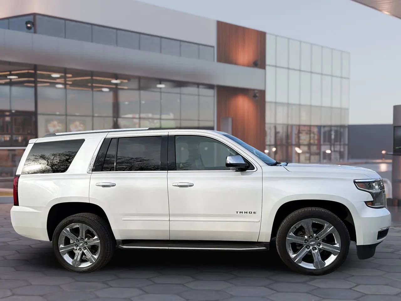 Used 2018 Chevrolet Tahoe Premier image 14