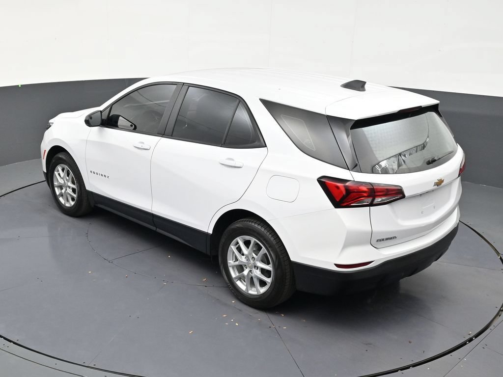 Used 2024 Chevrolet Equinox LS FWD image 14