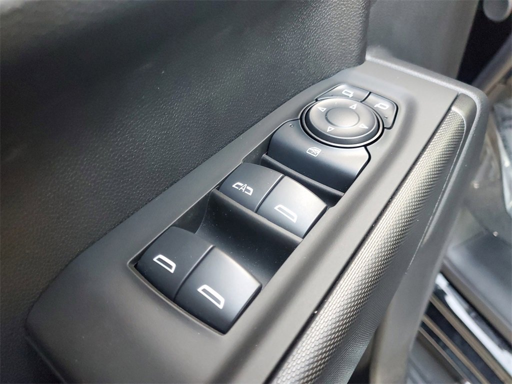 Used 2025 Chevrolet Silverado 1500 Custom image 17