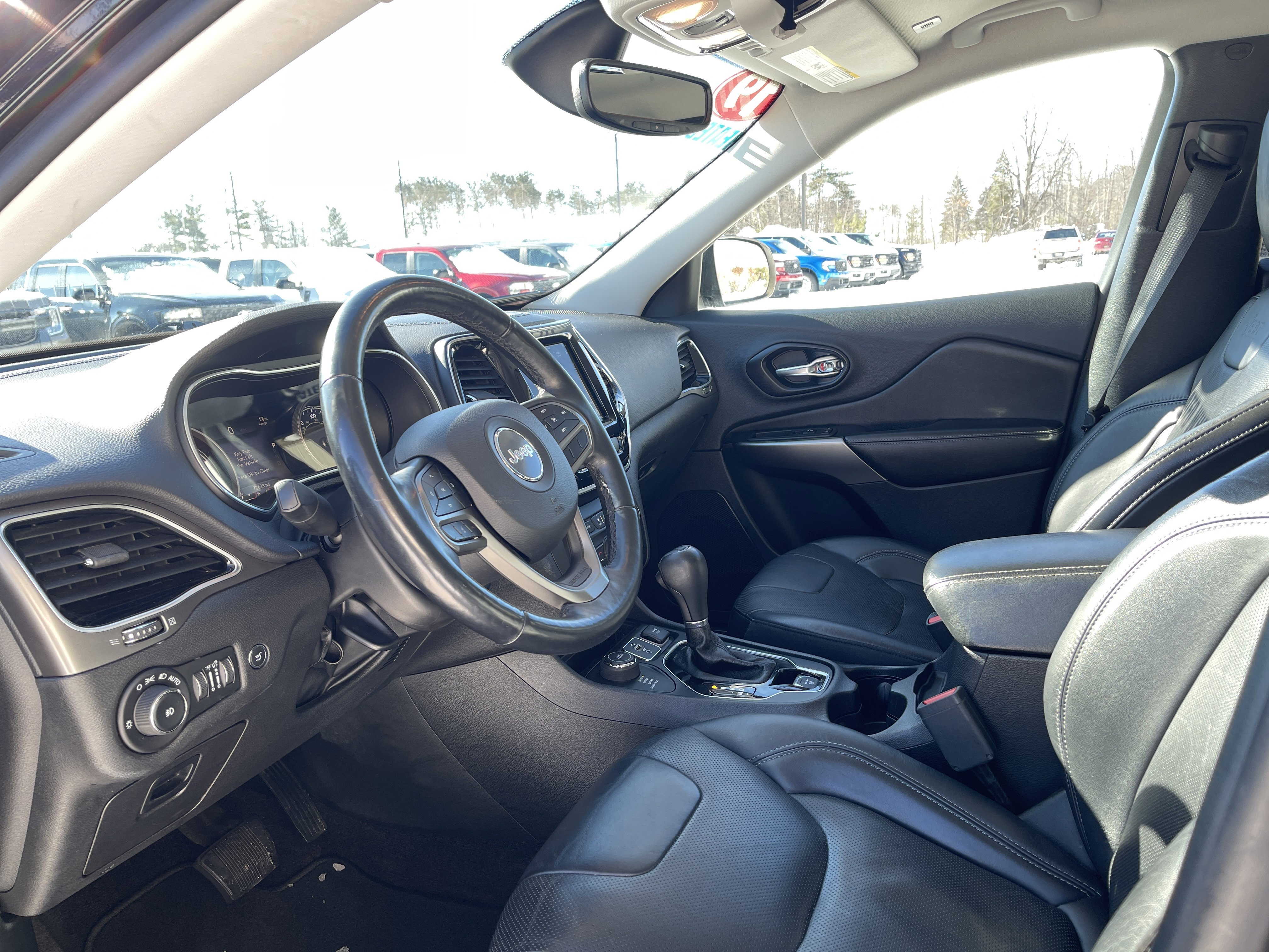 Used 2019 Jeep Cherokee Limited image 11