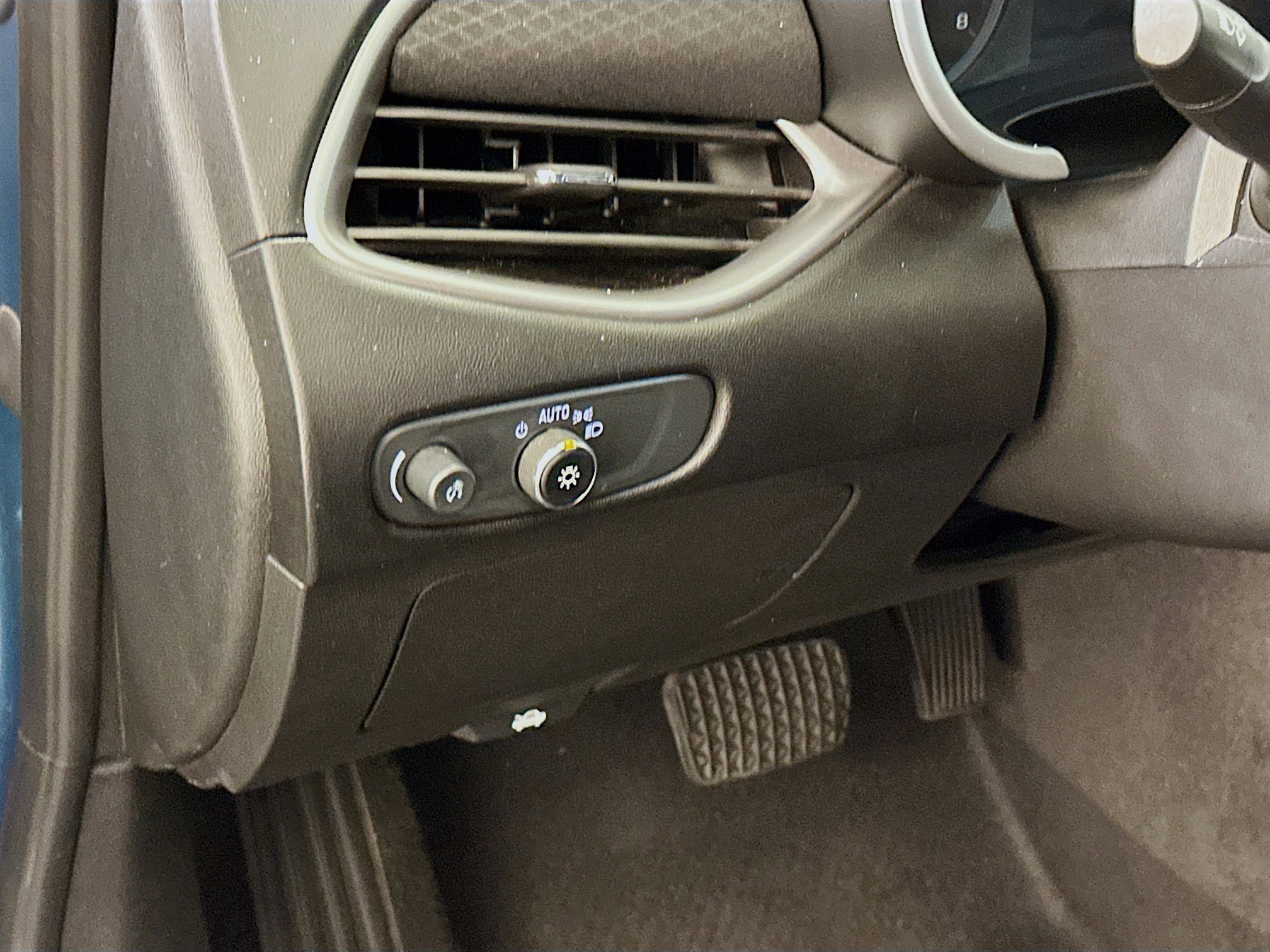 Used 2024 Chevrolet Malibu LT image 17