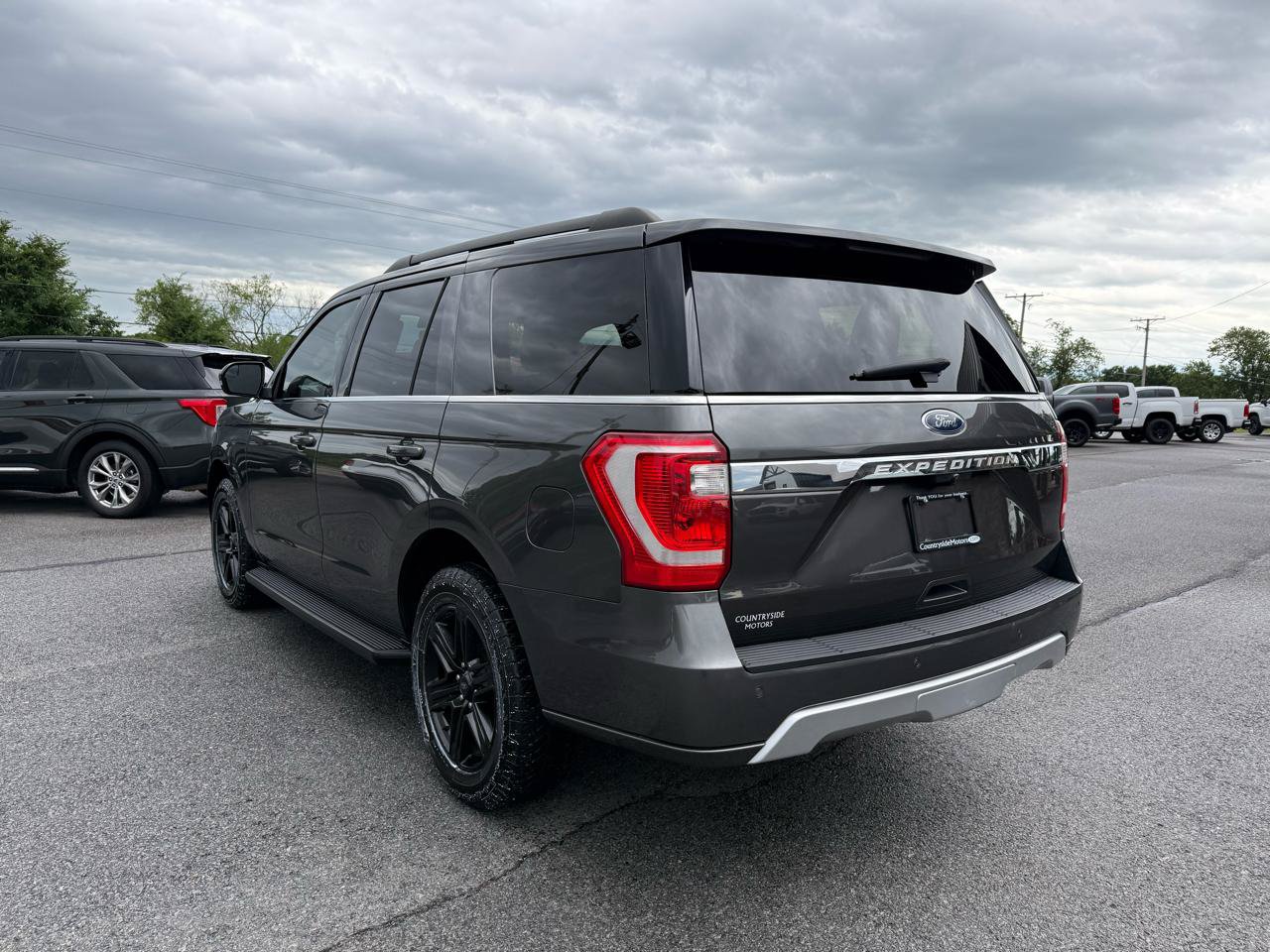 Used 2019 Ford Expedition XLT w/ Equipment Group 201A RWD image 4