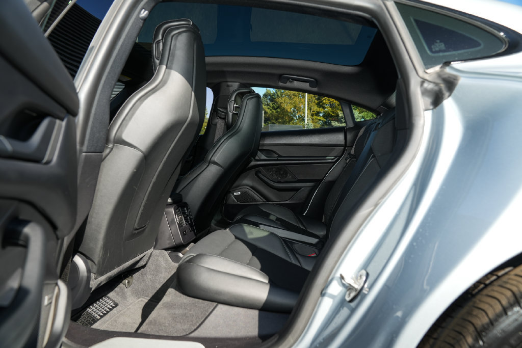 Certified 2021 Porsche Taycan 4S AWD/4WD image 32