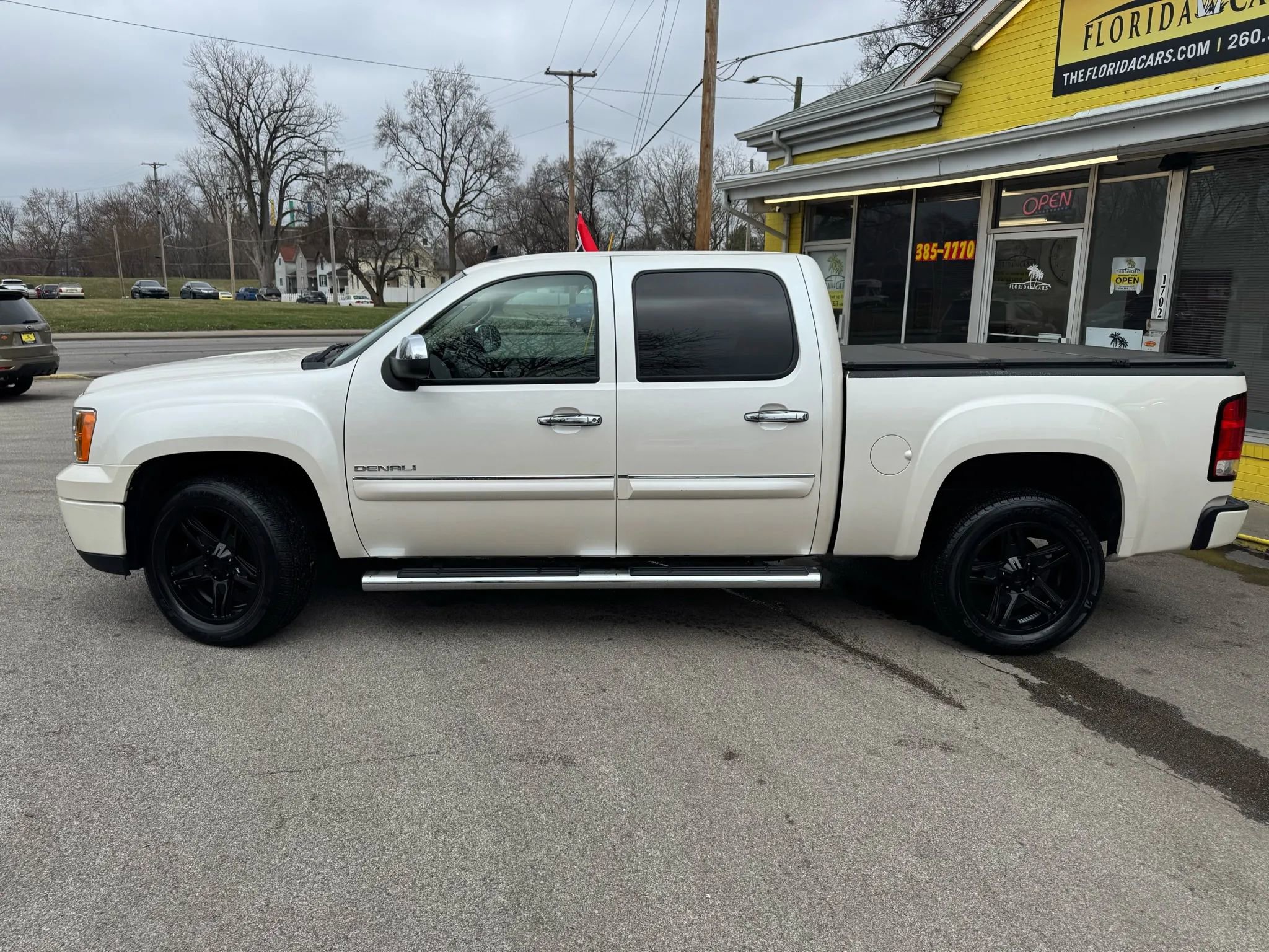 Used 2011 GMC Sierra 1500 Denali image 3