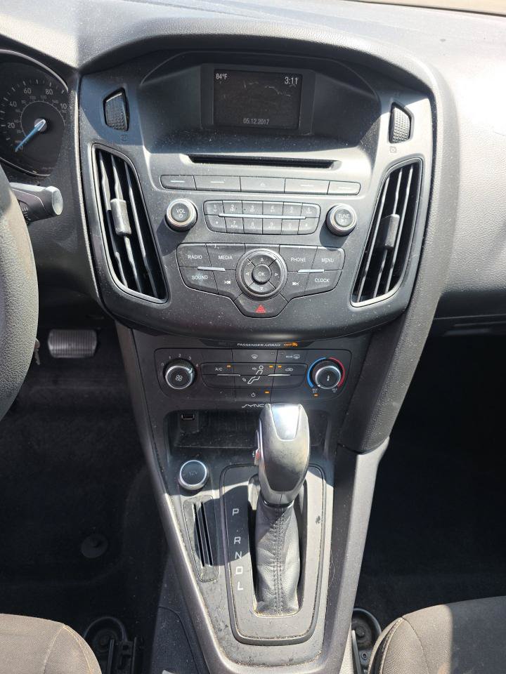 Used 2015 Ford Focus SE FWD image 13