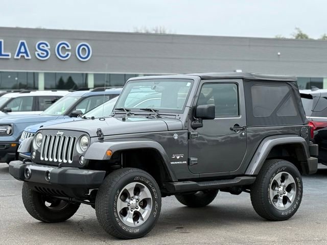 Used 2016 Jeep Wrangler Sahara w/ Connectivity Group AWD/4WD image 25