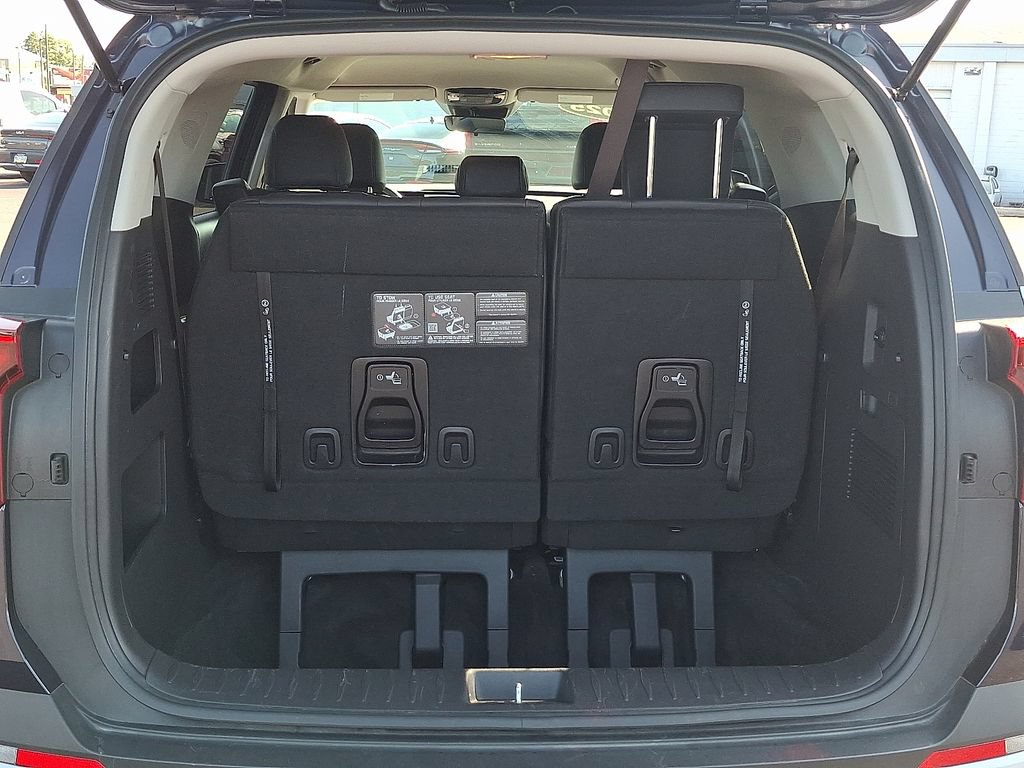Certified 2025 Kia Carnival FWD image 29