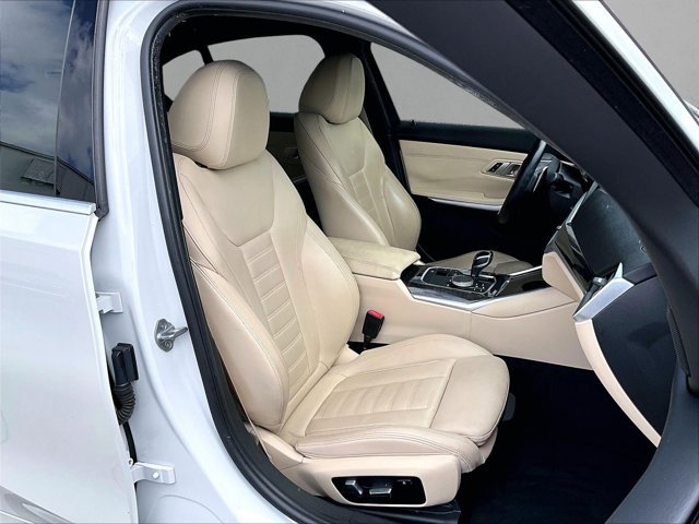 Used 2020 BMW 330i Sedan w/ Driving Assistance Package image 9