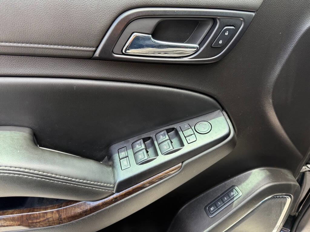 Used 2015 Chevrolet Suburban LT image 10