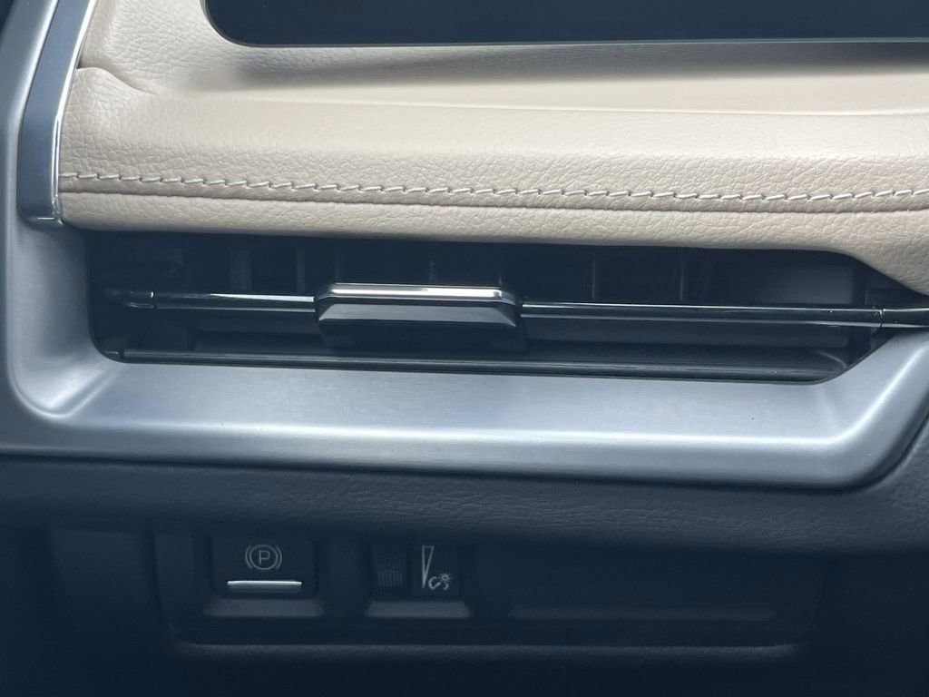 Certified 2024 Cadillac XT4 Premium Luxury image 44