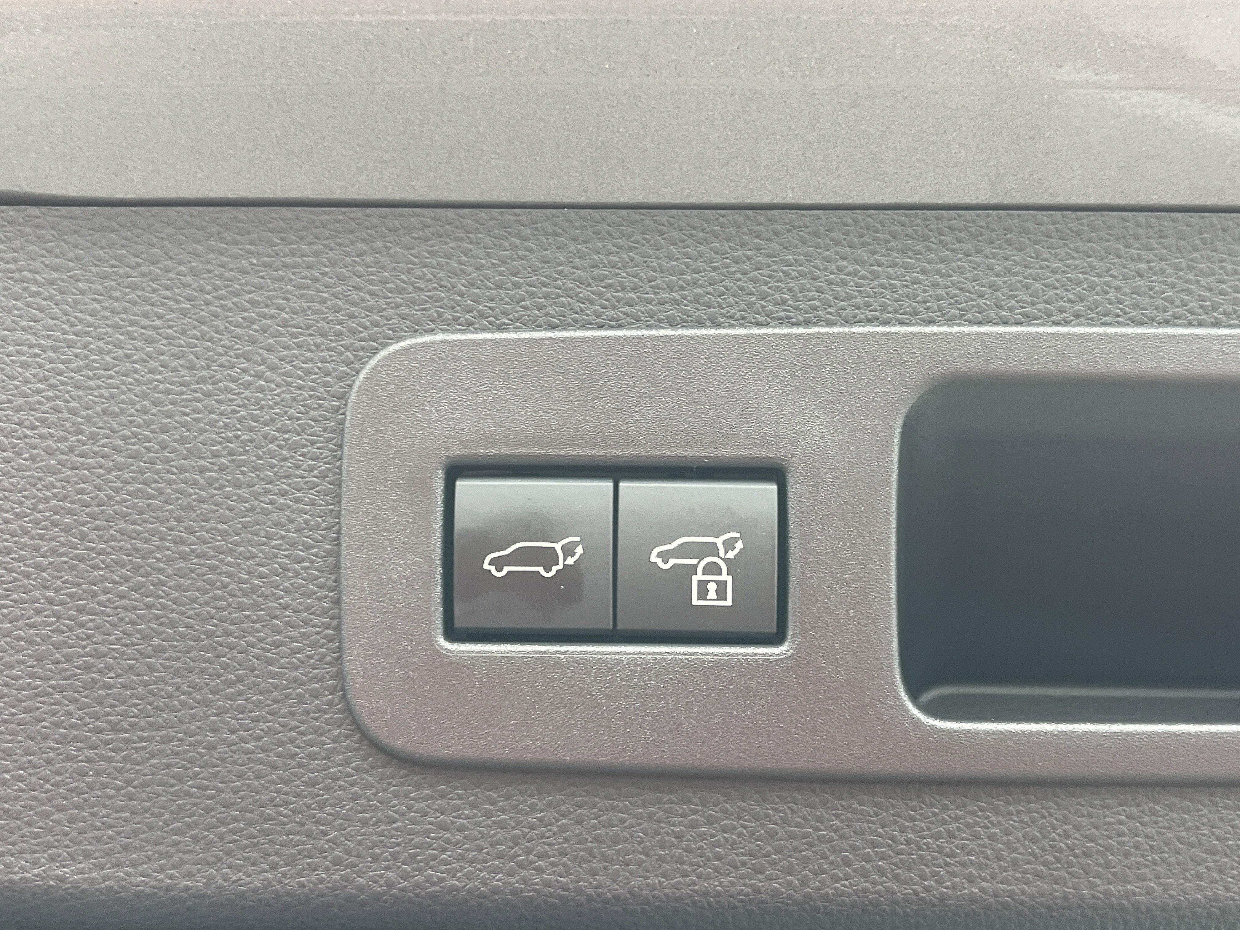 Used 2024 Lexus LX 600 4WD w/ Appearance Package image 33