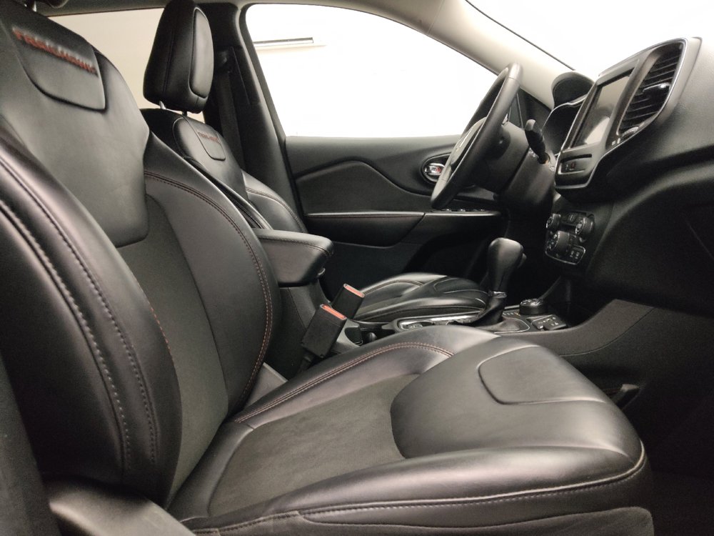 Used 2020 Jeep Cherokee Trailhawk image 21