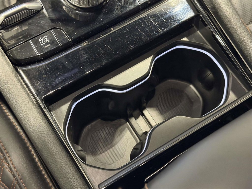 Certified 2024 Jeep Grand Cherokee Summit w/ Luxury Tech Group V image 20