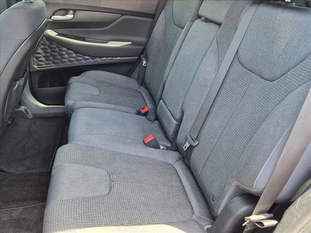 Used 2019 Hyundai Santa Fe SE FWD image 17