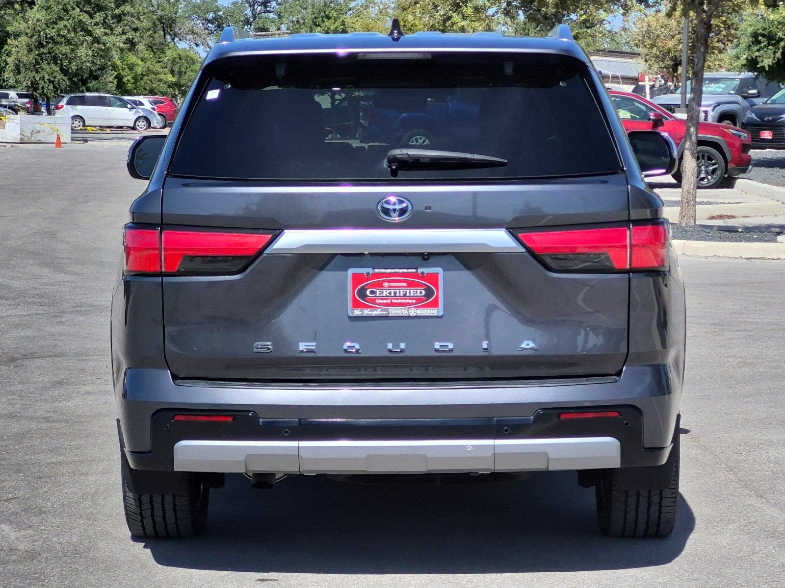 Used 2023 Toyota Sequoia Capstone AWD/4WD image 4