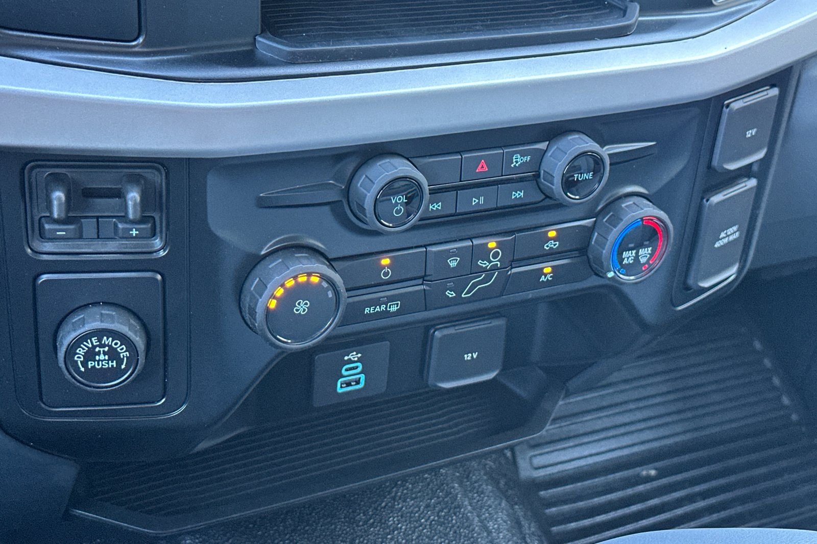 New 2026 Ford F350 2WD Crew Cab Super Duty image 19