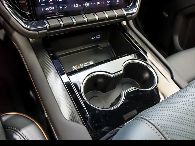 New 2026 GMC Yukon AT4 w/ AT4 Premium Package AWD/4WD image 20