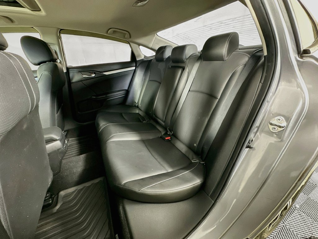 Used 2018 Honda Civic Touring image 30