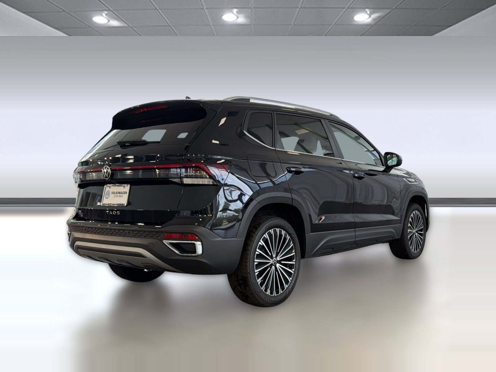 New 2026 Volkswagen Taos SE FWD image 9