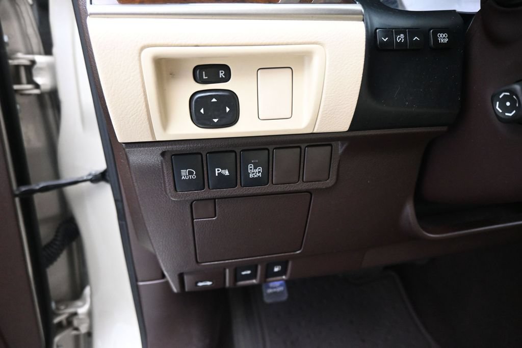 Used 2017 Lexus ES 350 w/ Navigation System Package FWD image 12