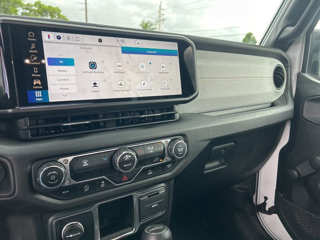 Certified 2024 Jeep Gladiator Sport image 12