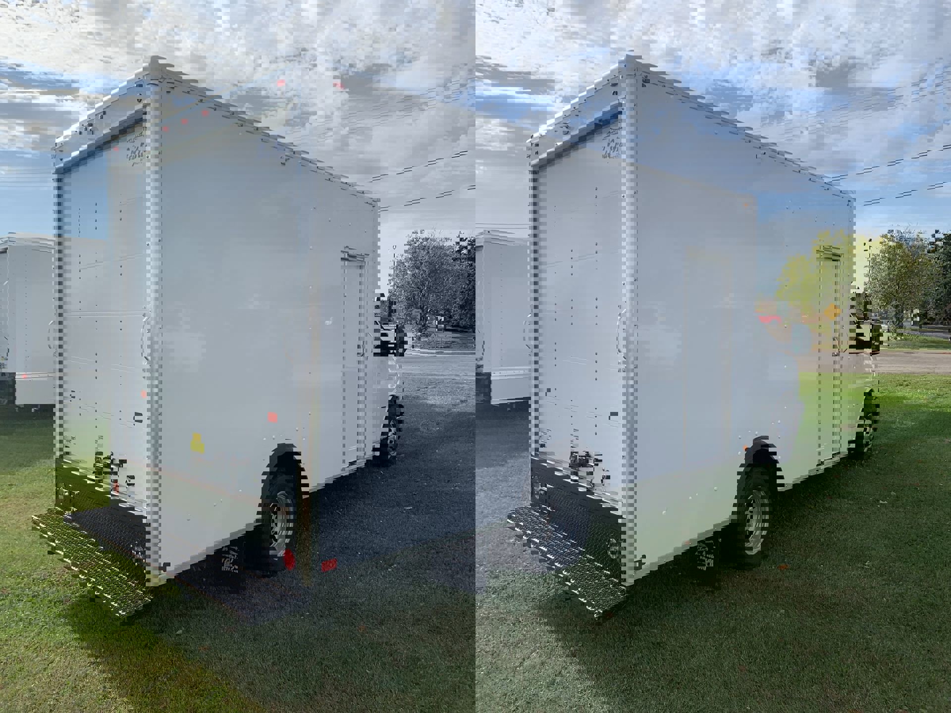 New 2025 GMC Savana 3500 1WT w/ Power Convenience Package image 40