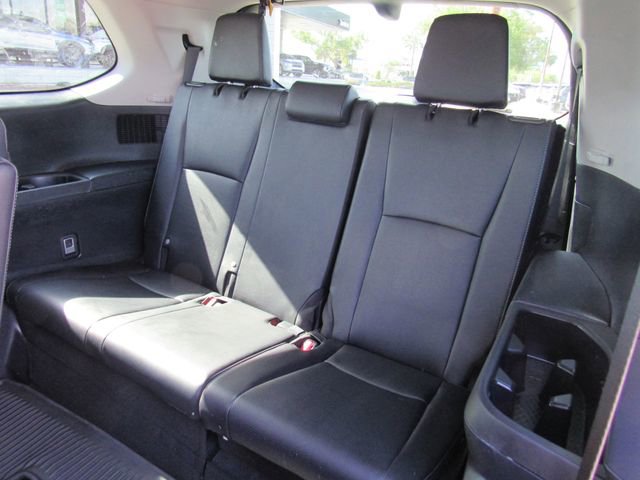 Used 2024 Toyota Grand Highlander AWD image 17