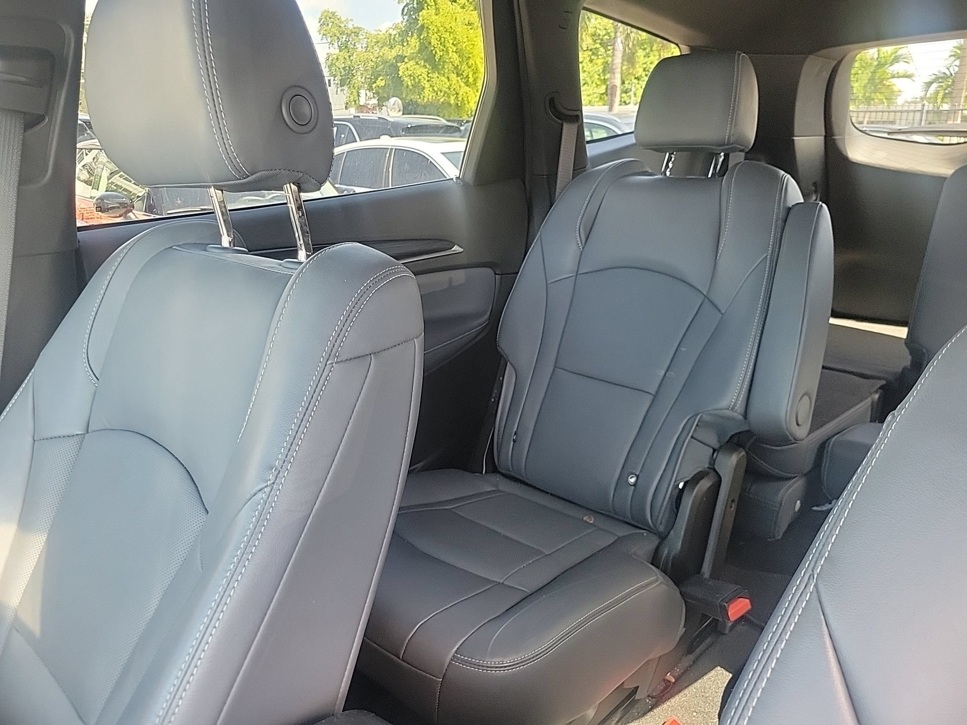 Used 2023 Buick Enclave Essence FWD image 20