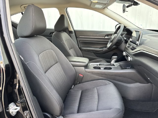 Used 2025 Nissan Altima 2.5 SV AWD/4WD image 28