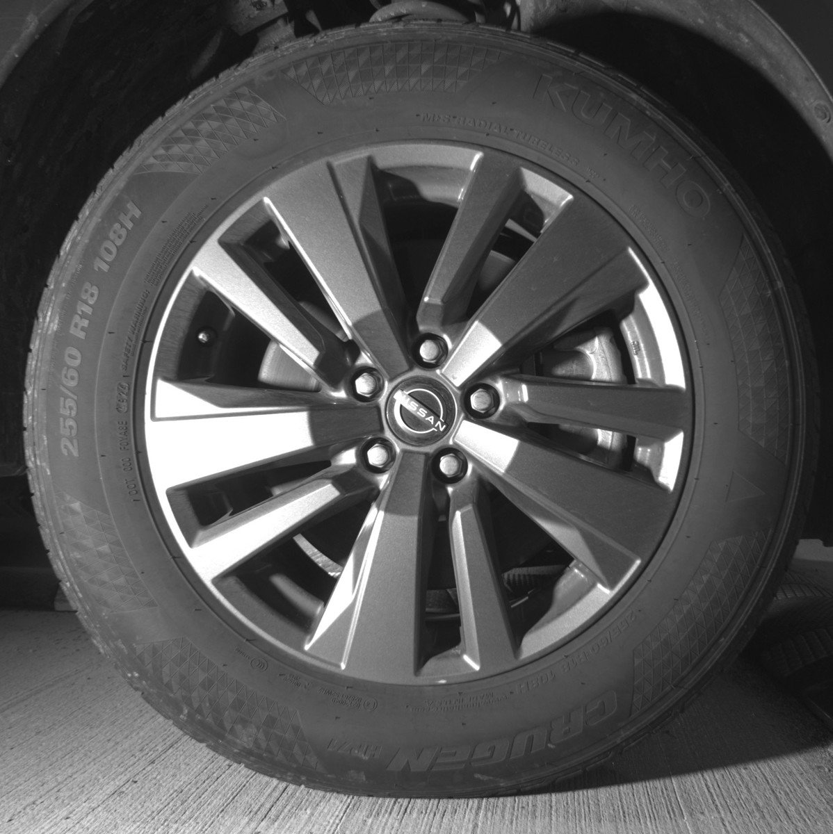 Used 2025 Nissan Pathfinder SV AWD/4WD image 13