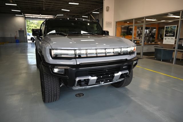 New 2026 GMC Hummer EV SUV w/ LPO, Dark Essentials Package AWD/4WD image 3