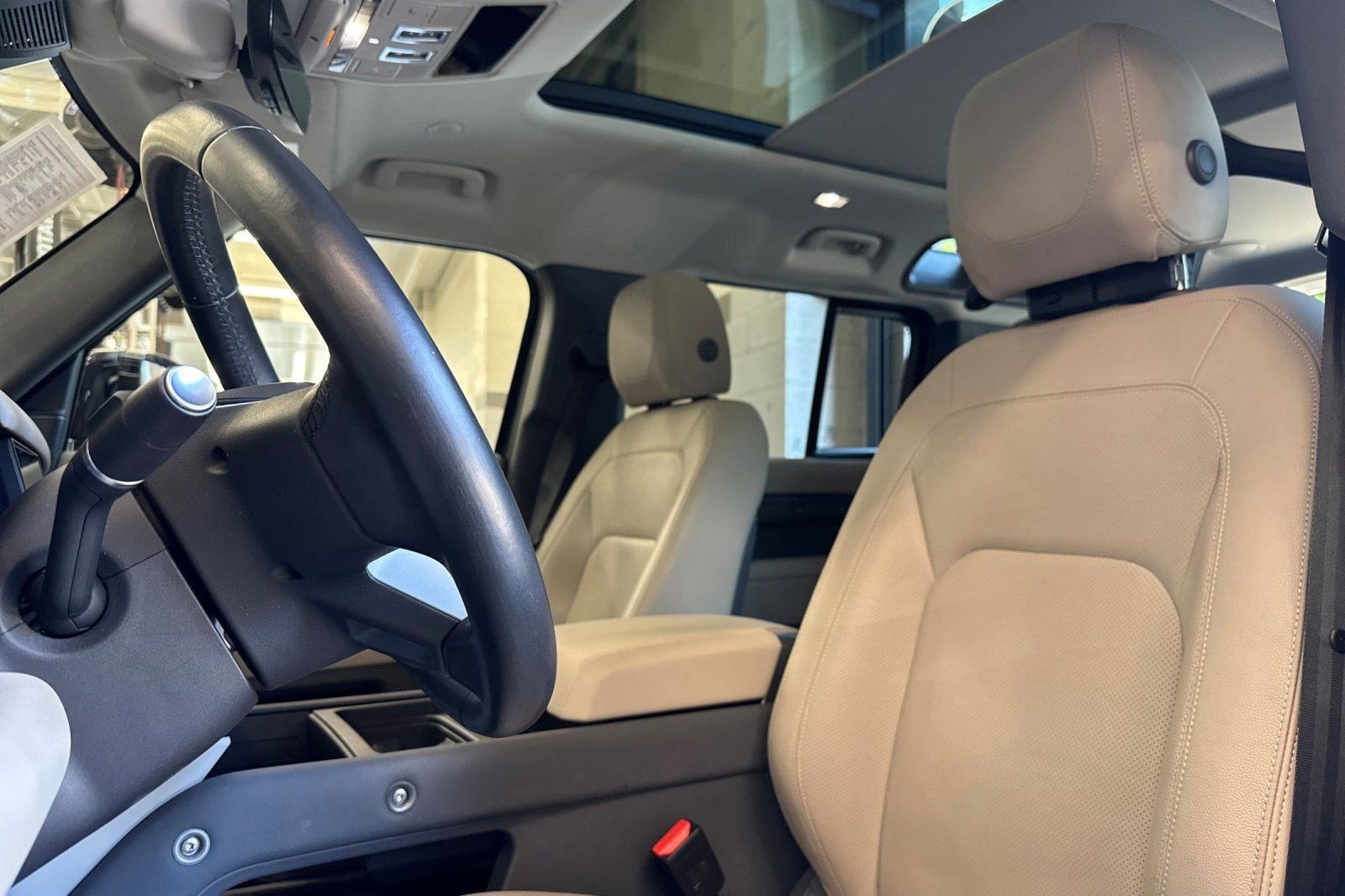 Used 2023 Land Rover Defender 110 SE AWD/4WD image 22