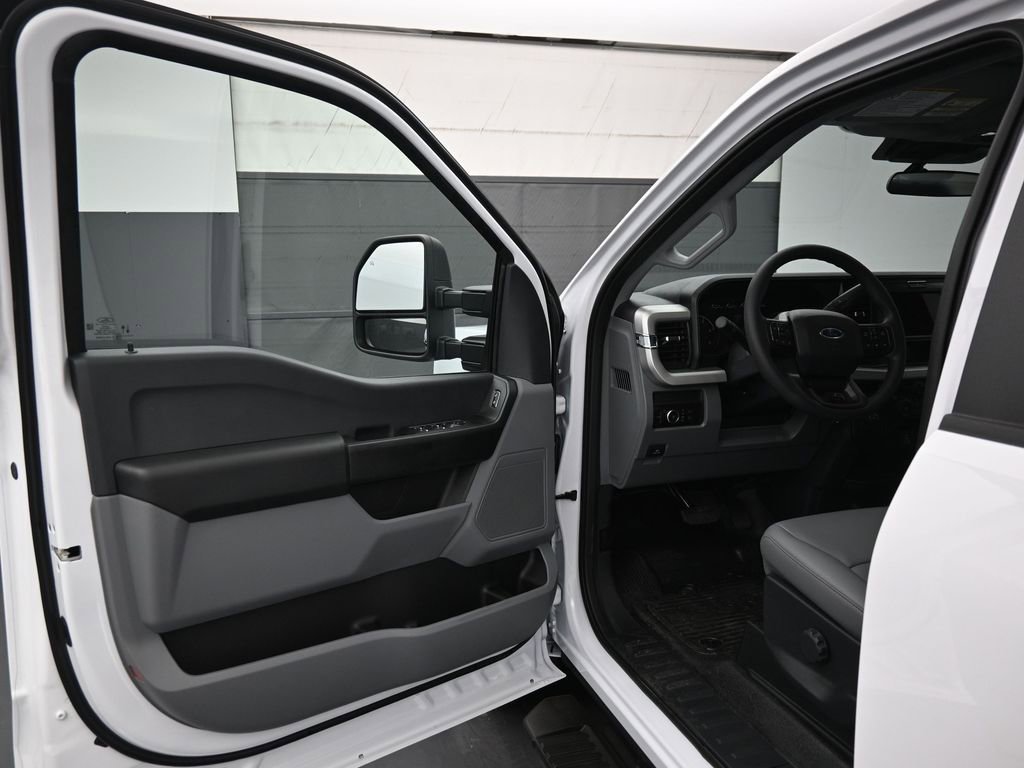 New 2026 Ford F350 XL w/ XL Chrome Package image 8